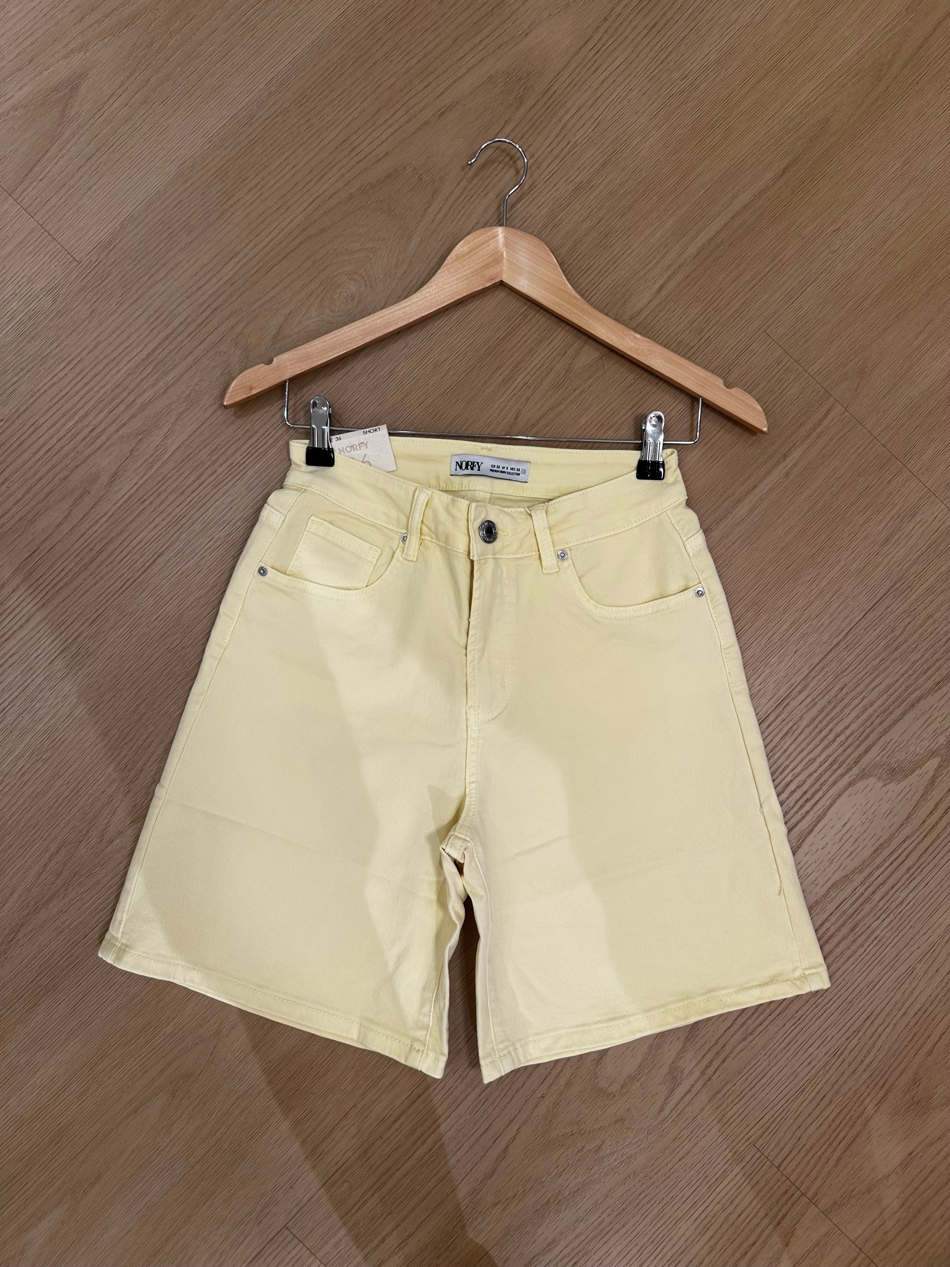 Studio Jolie Basis short Geel