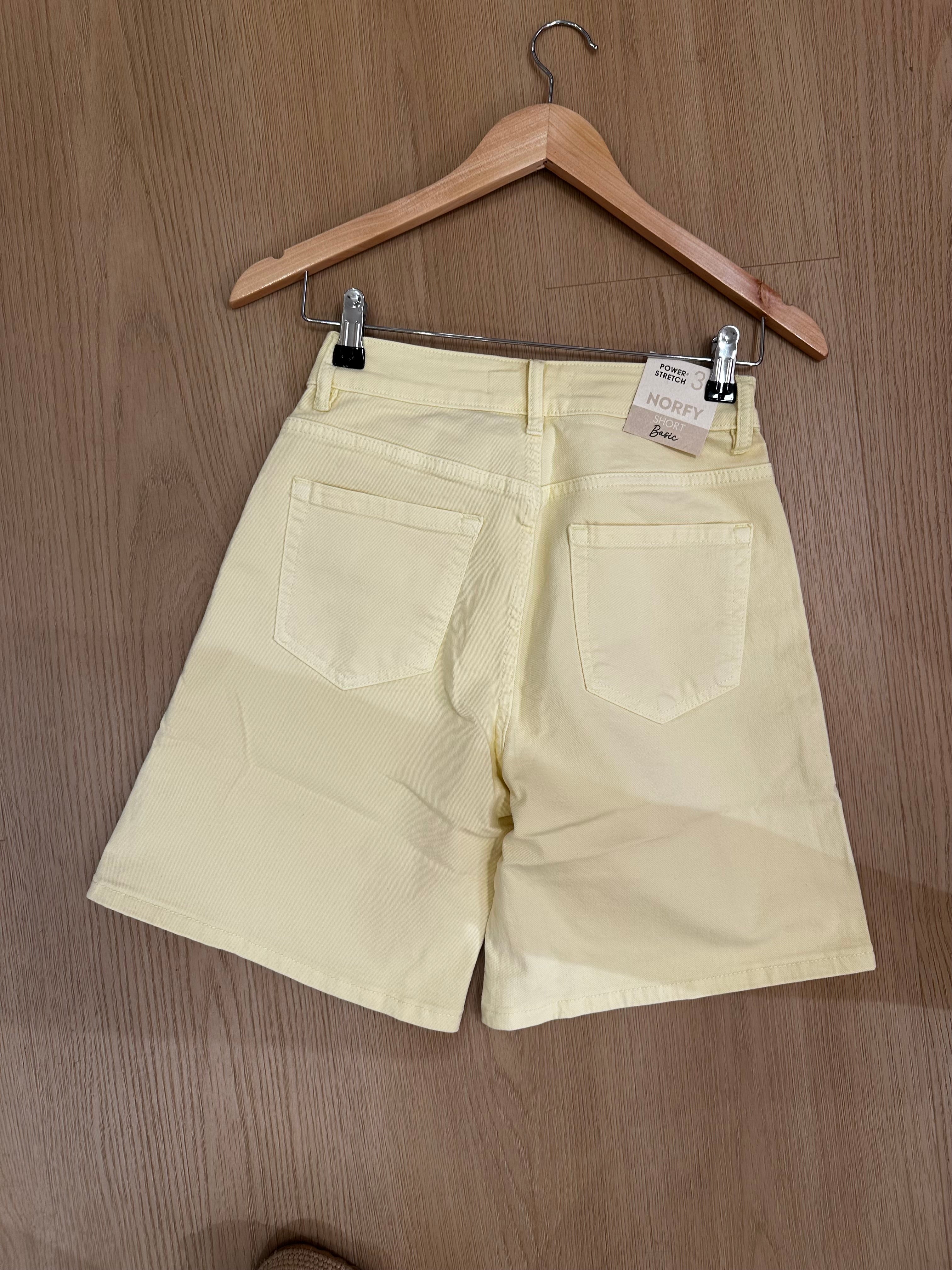 Studio Jolie Basis short Geel